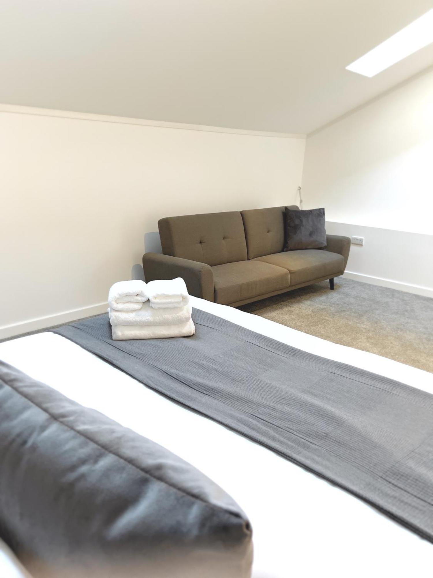 Ascot House Apartments ปีเตอร์โบโรห์ ภายนอก รูปภาพ